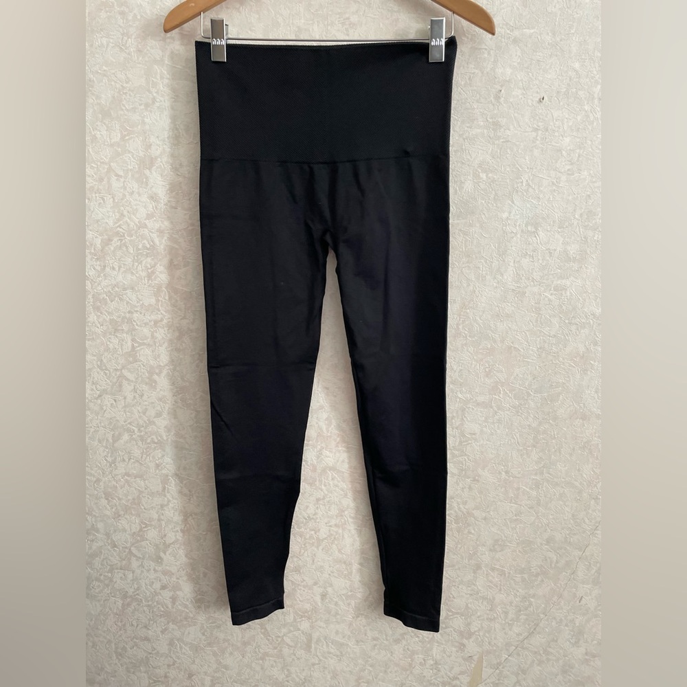 Assets by Spanx women's large black athletic leggings - Picture 2 of 5